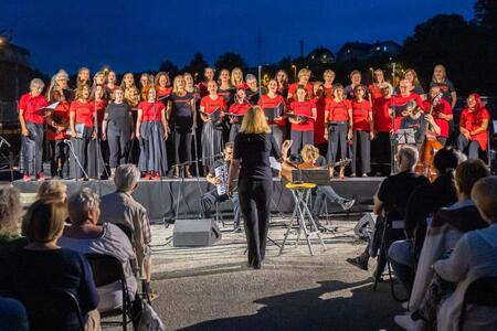 pevski zbor KOMBINAT